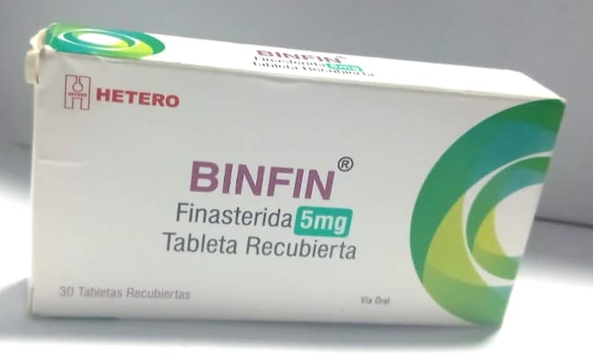 Caja de Binfin Finasterida 5 mg, tableta recubierta, 30 tabletas recubiertas, vía oral, Hetero